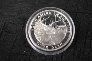 lot A-259 image: Whitetail Deer Silver Round - North American Hunting Club
