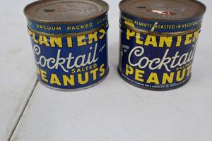 lot 253 image: Planters Cocktail Peanuts Tin - Vintage 8 oz Vacuum Packed