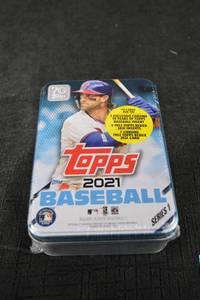 lot 180 image: Baseball Card Tin - Topps 2021 Series 1
