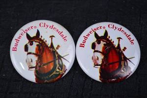 lot 191 image: Pin-back Button - Budweiser Clydesdale