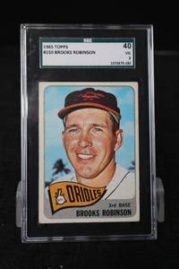 lot 304 image: Baseball Card - 1965 Topps #150 Hall Of Famer Brooks Robinson SGC VG 3