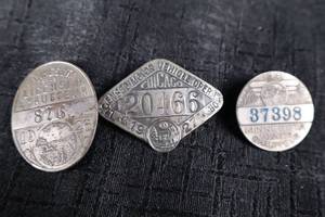 lot 332 image: Chauffeur License Badges & Chicago Vehicle Plate - Minnesota Licensed Chauffeurs & Chicago 20466