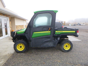 lot 2 image: 2019 John Deere XUV 835R Gator Crossover Utility Vehicle