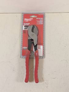 lot 2 image: NEW MILWAUKEE COMFORT GRIP CABLE CUTTING PLIERS
