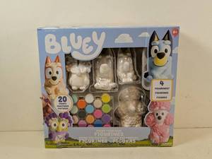 lot 23 image: BLUEY PAINT SET