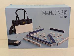lot 40 image: MAHJONG SET