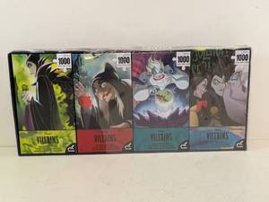 lot 43 image: VILLAINS COLLECTORS PUZZLE SET