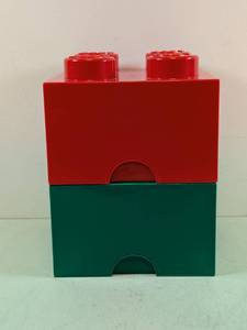 lot 60 image: LEGO STORAGE BRICK 4 KNOBS