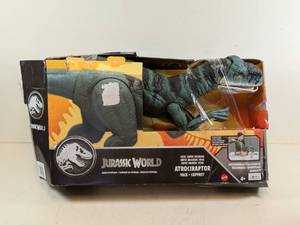 lot 62 image: JURASSIC WORLD ATROCIRAPTOR PACK