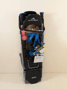 lot 134 image: NEW ALPTRAK SNOWSHOES KIT PRO 825 W POLES (BLUE)