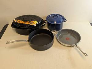 lot 206 image: ASSORTED POTPAN SET