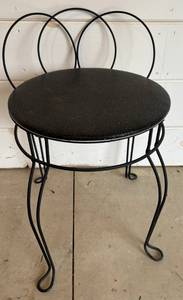 lot 5 image: Cute Black Dressing Table Chair
