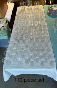 lot 34 image: Over 100 Pieces of Fostoria Sunburst Glassware