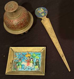 lot 96 image: Set of 3 Vintage Brass Items