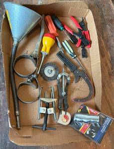 lot 107 image: Box of Misc Hand Tools