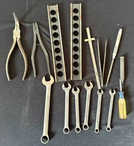 lot 118 image: Variety of Hand Tools