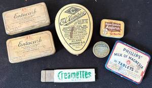 lot 123 image: Variety of Vintage Tins