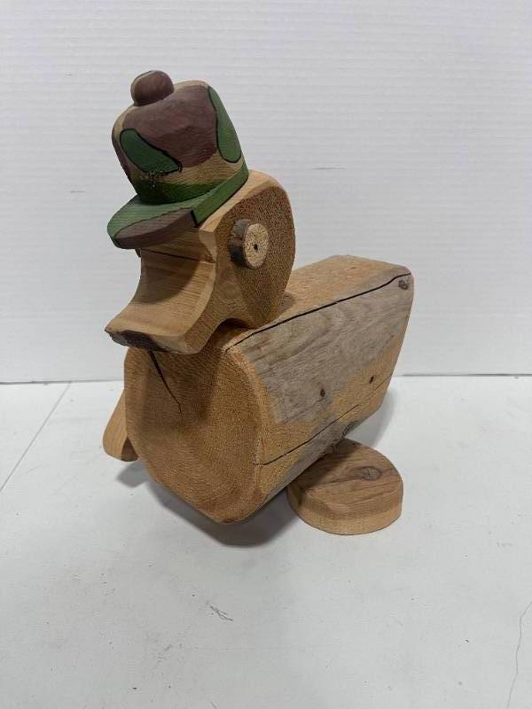 lot 111 image: Cute Wooden Hunting Duck