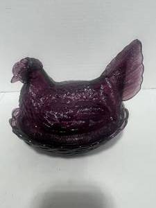 lot 4 image: 8 Amethyst Hen on Nest