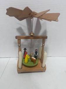 lot 27 image: Vintage German Erzgebirge Christmas Pyramid Single Tier