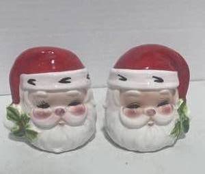 lot 29 image: Vintage Josef Originals Santa Salt and Pepper
