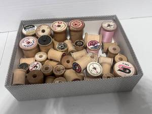 lot 48 image: Box of Vintage Wooden Spools Great for Crafts