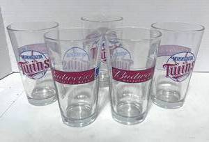 lot 83 image: Set of 5 Budweiser Twins Beer Glasses