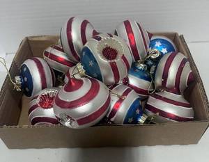 lot 95 image: Set of 14 Patriotic Christmas Ornaments