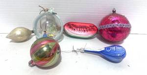 lot 104 image: 6 Vintage Christmas Ornaments Diorama, Watermelon, Lute