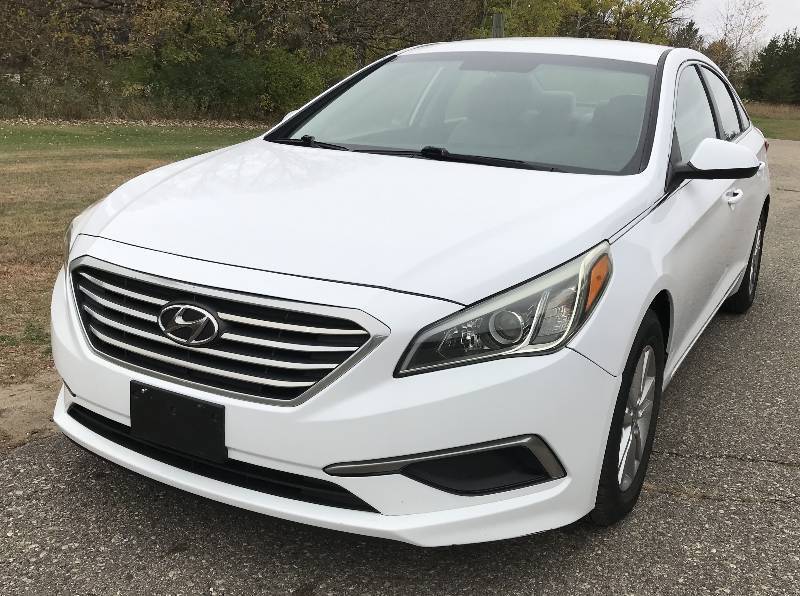 lot 1 image: 2017 Hyundai Sonata