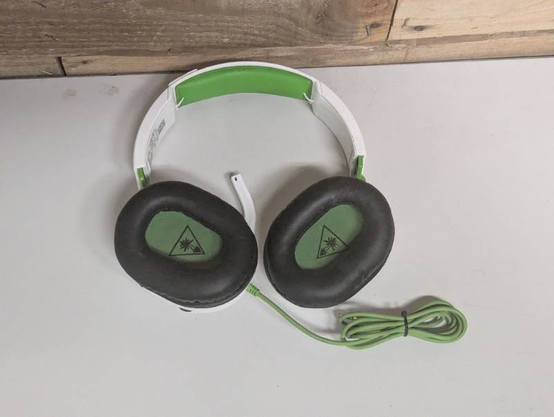 lot 81 image: Turtle Beach Ear Force  Recon70x White