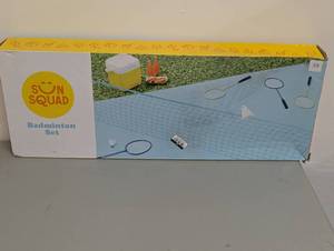 lot 39 image: SUN SQUAD BADMINTON SET  LAWN SPORTS FOR ADULTS - MULTI