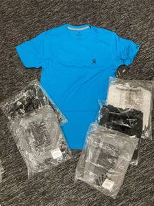 lot 170 image: Lot of 5 Hydro Flask Logo T-Shirts Size Small Assorted Colors