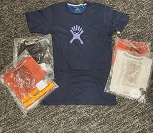 lot 172 image: Set of 5 Hydro Flask Moisture Wicking Logo T-Shirts, Medium