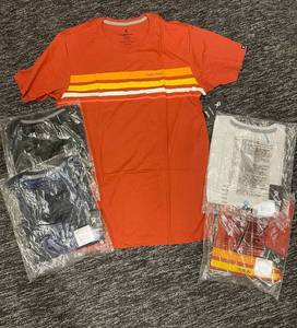 lot 173 image: Set of 5 Hydro Flask Mens Medium T-Shirts Assorted Colors