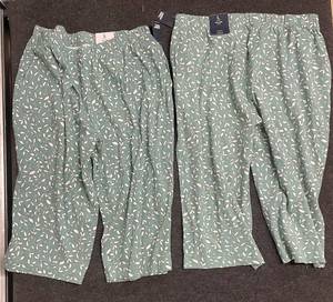 lot 191 image: 2 Pairs Lands End High Rise Capri Pants, Size L 14-16