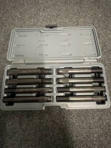 lot 208 image: Lisle 14150 Wheel Stud Pilot Pin Master Set in Case