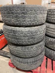 lot 232 image: Set of 4 Hankook Dynapro AT2 LT27565R18 Tires with Ford Alloy Wheels