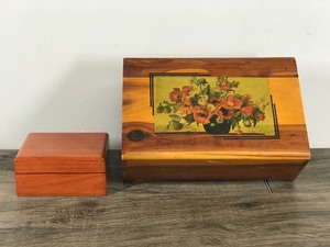 lot 232 image: Vintage Wooden Box with Flower Design on Top & Citizen Wooden Watch Box