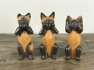 lot 238 image: Lot of 3 Hand Carved Cats