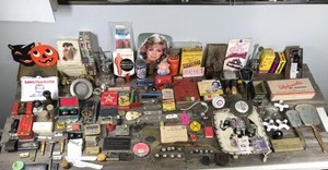 lot 274 image: Large Lot of Collectibles - see pictures and description for more info