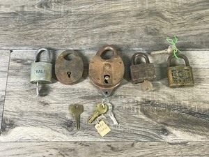 lot 279 image: Lot of Vintage Locks & Keys - Yale - Master Lock - Reese and More