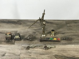 lot 280 image: Lot of Miniature Metal Collectibles - see description for more info