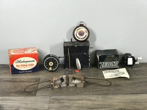 lot 283 image: Lot of Fishing Items - see description for more info