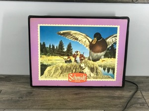 lot 307 image: Collectible Lighted Schmidt Beer Sign - Large Mallard coming into blind with duck hunters