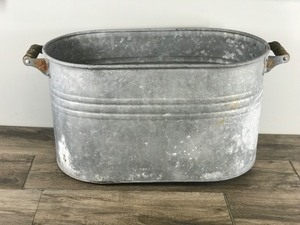 lot 340 image: Vintage Galvanized Wash Tub with Wood Handles