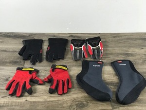 lot 361 image: 3 - Pairs of Gloves and 1 Pair of Boot Liners