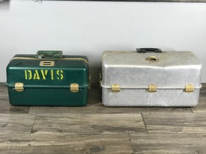 lot 412 image: 2 - Collectible UMCO Tackle Boxes