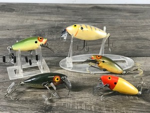 lot 417 image: Lot of 5 True Temper Shad Fishing Lures