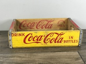 lot 428 image: Vintage Wooden Yellow Coca Cola Crate - Chattanooga 1966